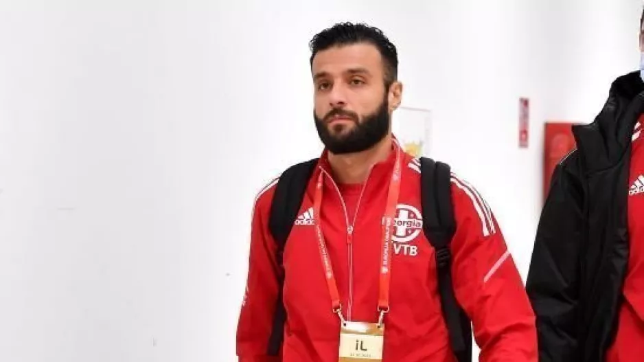 Η αγκαλιά και το φιλί του Σανιόλ στον "Οκρι" (βίντεο)