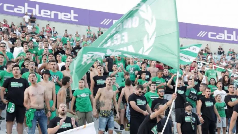 "Απαιτούμε να σεβαστείτε το τριφύλλι που φοράτε, ξυπνάτε άμεσα"