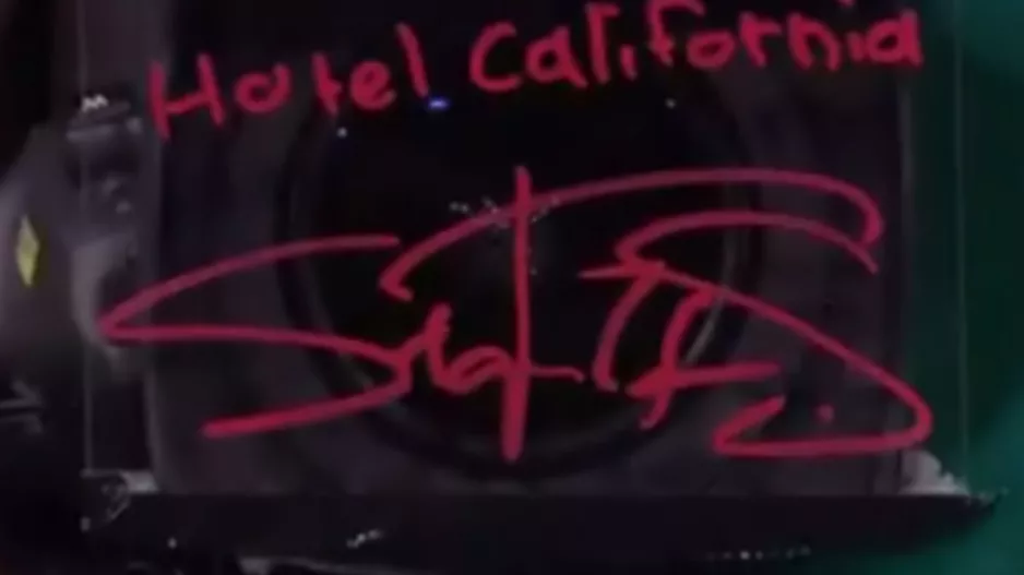 Τσιτσιπάς: Έγραψε "Hotel California" στην κάμερα μετά την νίκη του