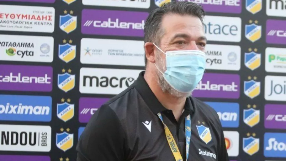 Απάντηση Νεκτάριου... σε Δημήτρη: "Για το ξεκάθαρο χέρι στο 95´ κάποια άποψη υπάρχει;"