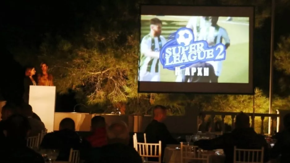 Σοκ στην Super League 2, ξαφνικά 9 ομάδες χωρίς άδεια!