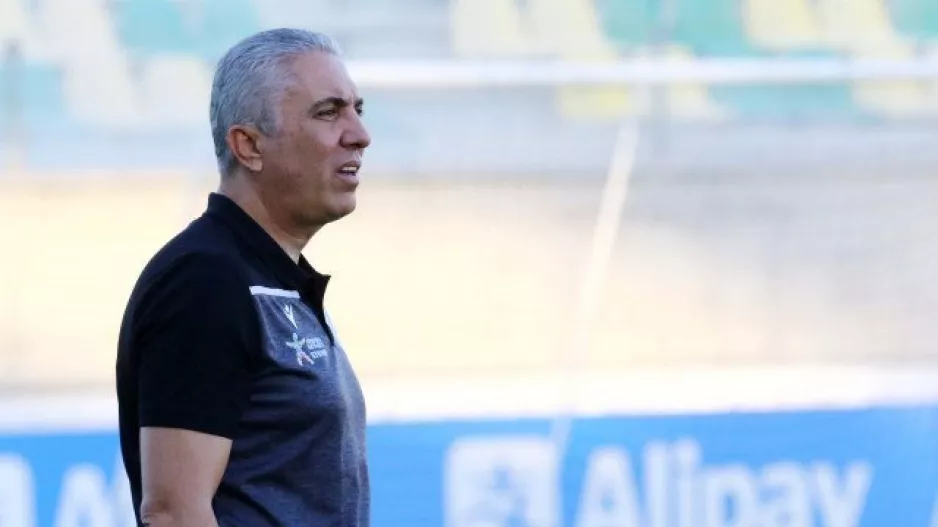 Δεν ασχολείται...