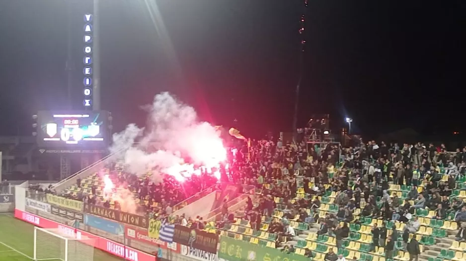Είσοδος και πυροτεχνήματα στην Αρένα! (φώτος/βίντεο)