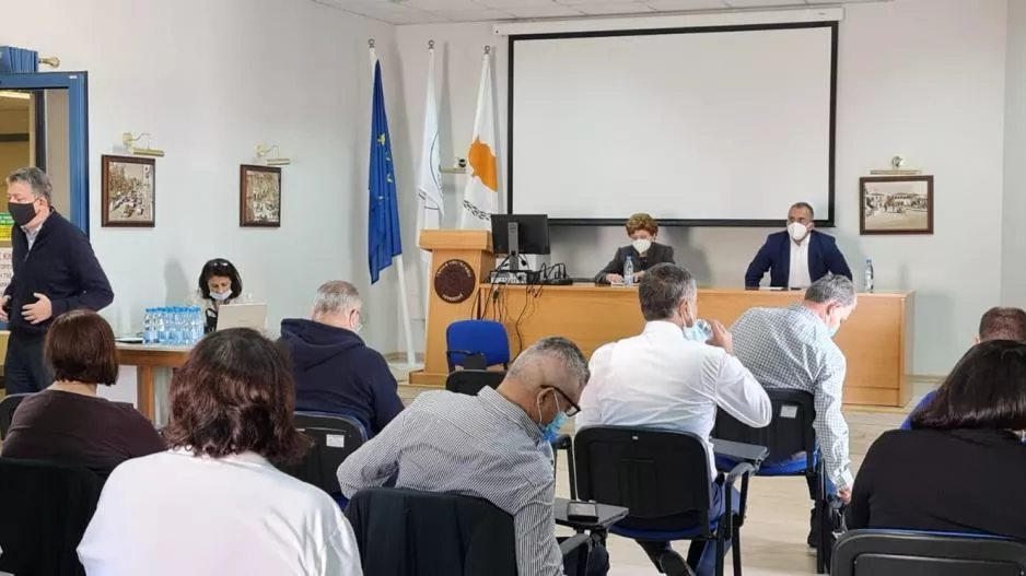 Εξέλιξη/Στο τραπέζι αυστηρότερα μέτρα λόγω της μετάλλαξης Όμικρον