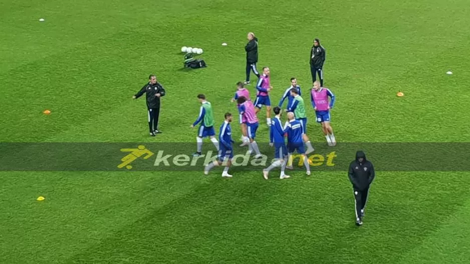 Το ζέσταμα στην "A. Le Coq Arena" (φώτος)