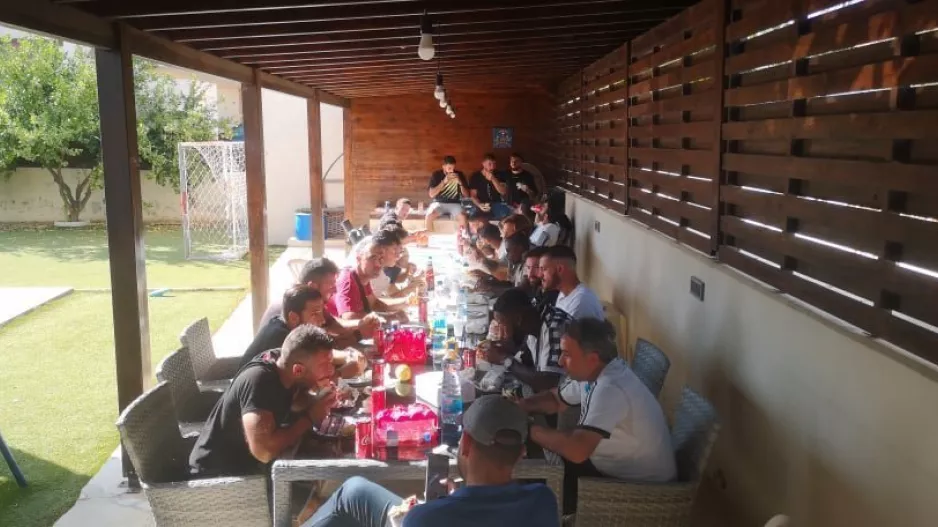 Γευμάτισαν όλοι μαζί