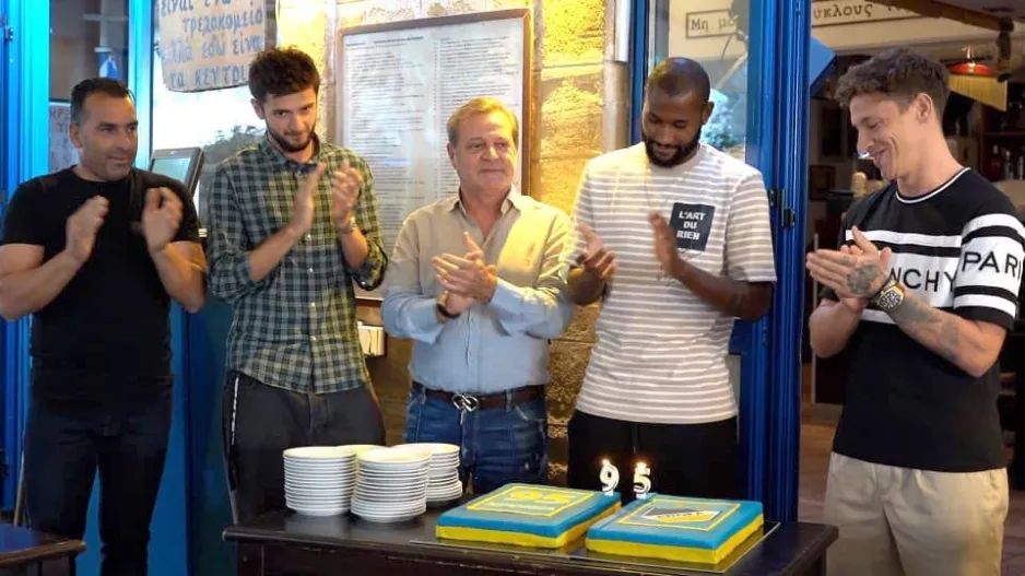 ΦΩΤΟΣ/Έτσι γιόρτασε το ΑΠΟΕΛ τα 95!