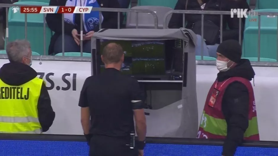 Ακυρώθηκε το γκολ της Σλοβενίας με on-field review (φώτο)