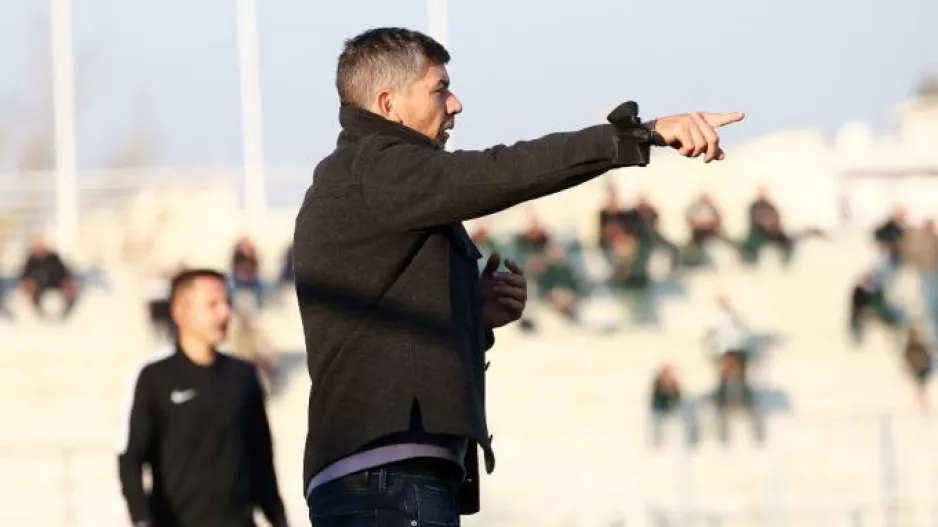 «Μπουκάλια, πέτρες και πίεση στους διαιτητές από τον Ολυμπιακό»