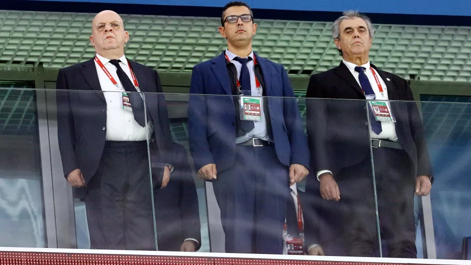 Έξι κομμάτια...