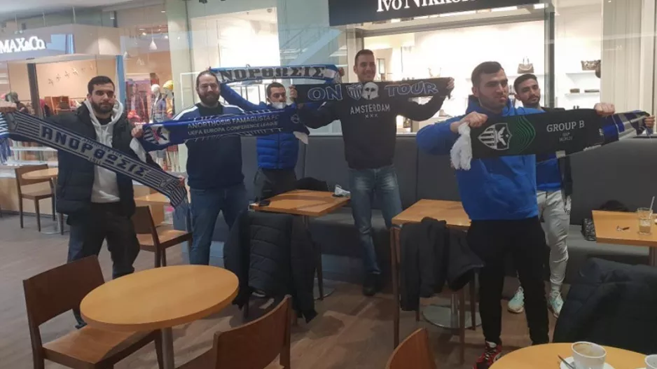 Ψηλά τα κασκόλ στο Ταλίν!