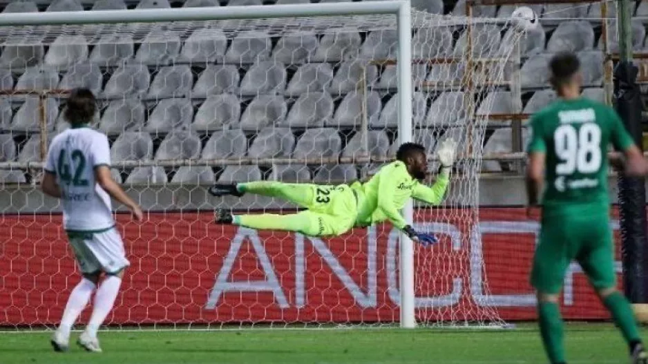 Ουζόχο για νίκη και... clean sheet! 
