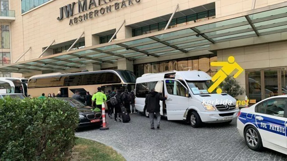 Ομόνοια: Με συνοδεία αστυνομίας στο ξενοδοχείο (βίντεο/φώτος)