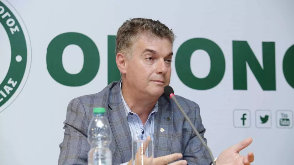 Ανοίγει τα... χαρτιά του και ενημερώνει ο Παπασταύρου!