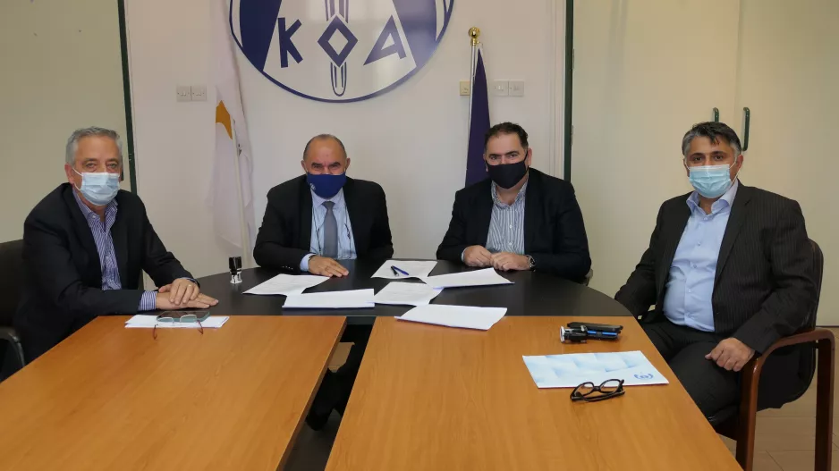 Υπογραφή συμβολαίου