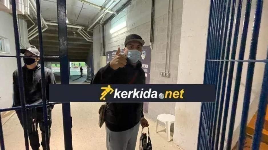 Στο γήπεδο... ο Τόρες