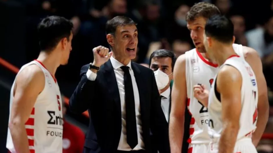 Με Ερυθρό Αστέρα για το τρίτο σερί διπλό