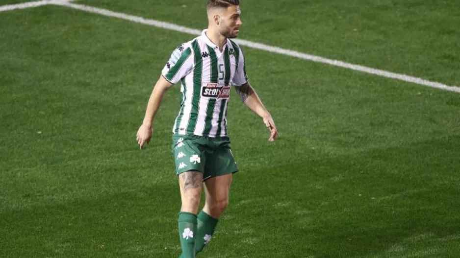 Δίλημμα για Σένκεφελντ - Δεν αλλάζει το 4-3-3