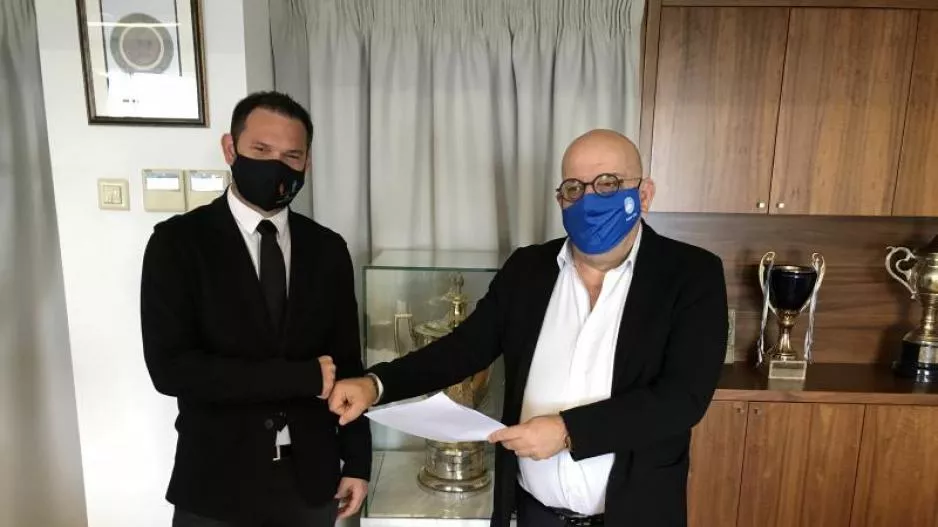 ΚΟΝΤΡΑ!