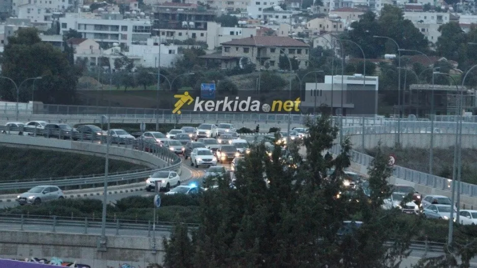 ΑΠΟΕΛ-Ομόνοια/Μποτιλιάρισμα... λίγο πριν τη σέντρα