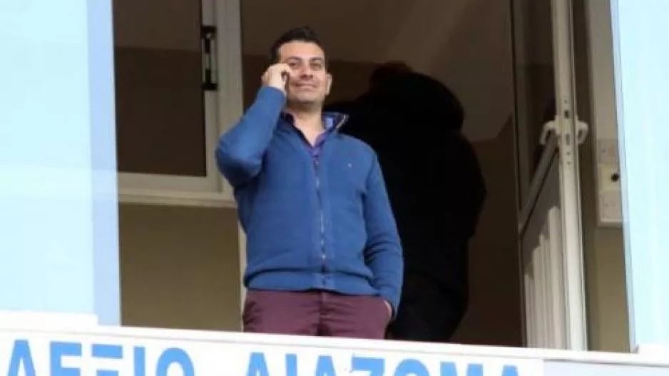 Τηλέφωνα/Αρτυματάς!