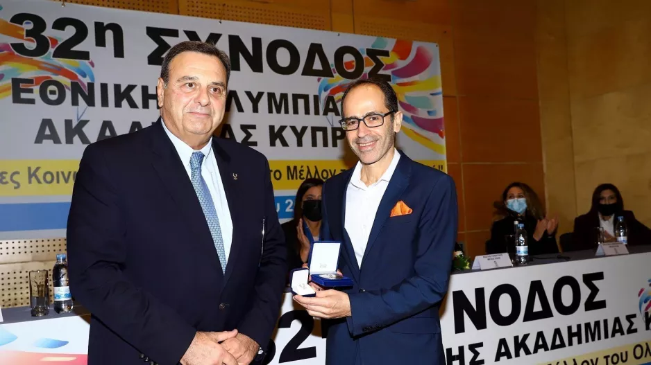 Η Κυπριακή Ολυμπιακή Επιτροπή τίμησε τον Ισίδωρο Κούβελο