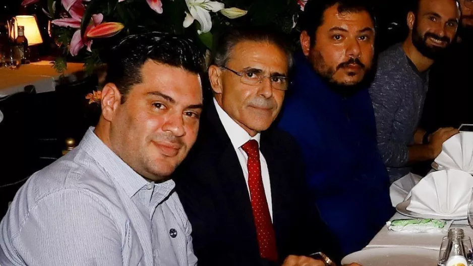 Κόκκινη γραβάτα!