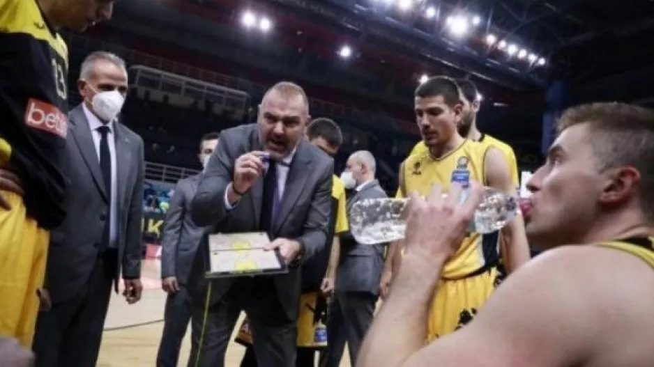"Να φύγουμε νικητές από τη Θεσσαλονίκη"