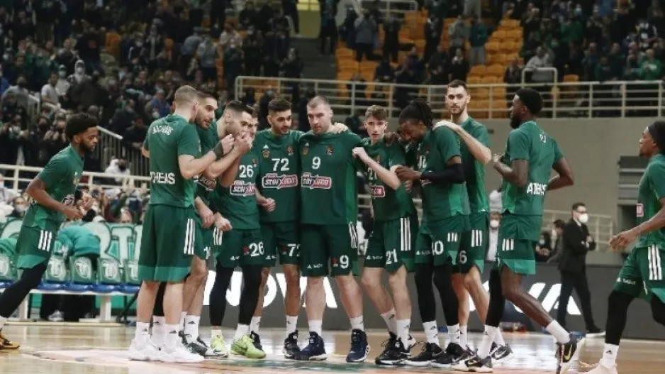 Αποθέωση στο ΟΑΚΑ για τους «πράσινους» παρά την ήττα