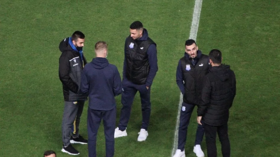 Μάγκλιτσα με… Απολλωνίστες