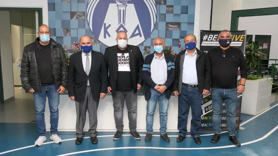 Συνάντηση με Καρμιώτισσα 