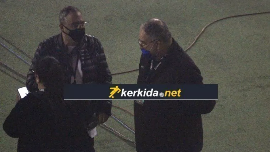 Κουβεντούλα στο... Μακάρειο (φώτος)