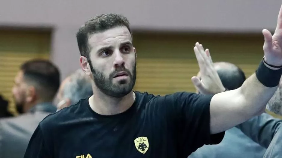  Ο Παππάς κορνίζαρε τη φανέλα του Γέλοβατς (φώτο)