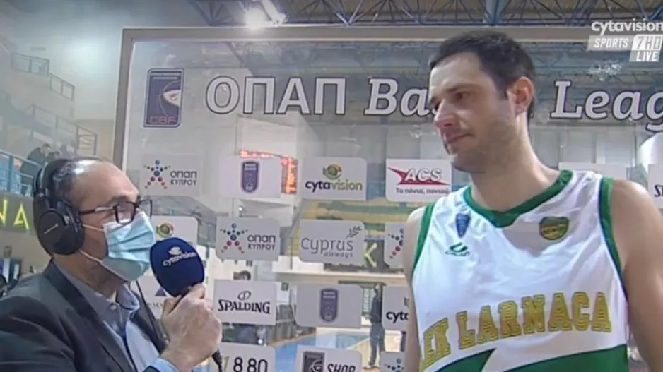 Δάκρυσε και συγκίνησε ο MVP Μανωλόπουλος αφιερώνοντας την απόδοση του στη μητέρα του!