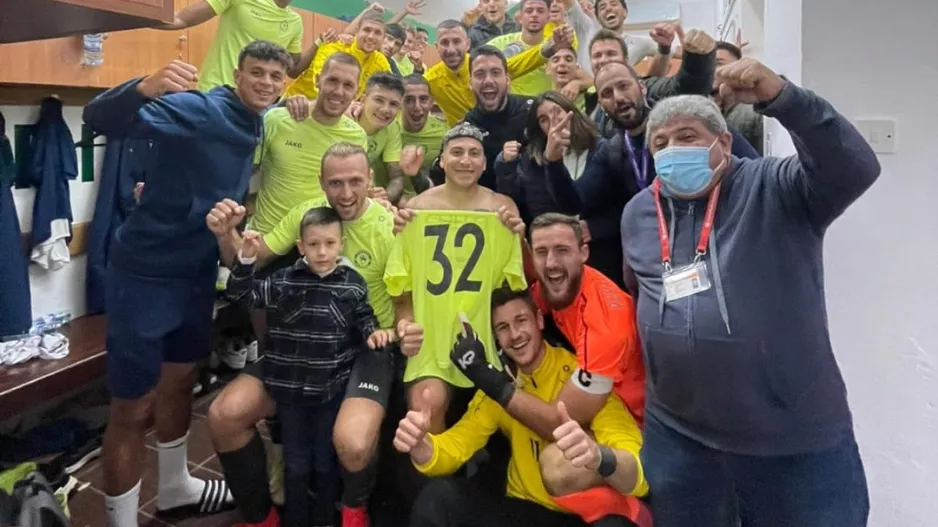 ΦΩΤΟ και με τους "32"