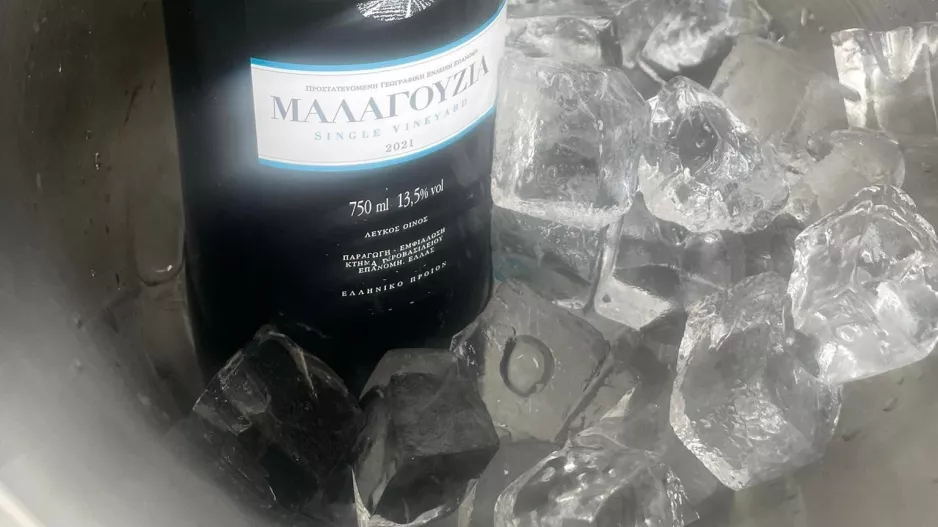 Κάτι παίζει...
