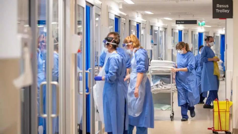 Τέσσερις θάνατοι, 5202 νέα κρούσματα