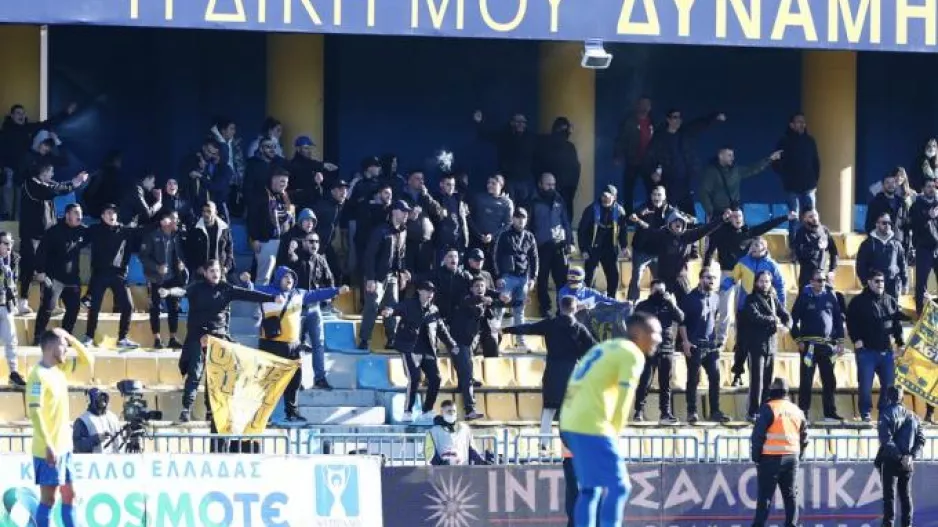Ευχαρίστησαν τον γιατρό του Ολυμπιακού οι οργανωμένοι του Παναιτωλικού
