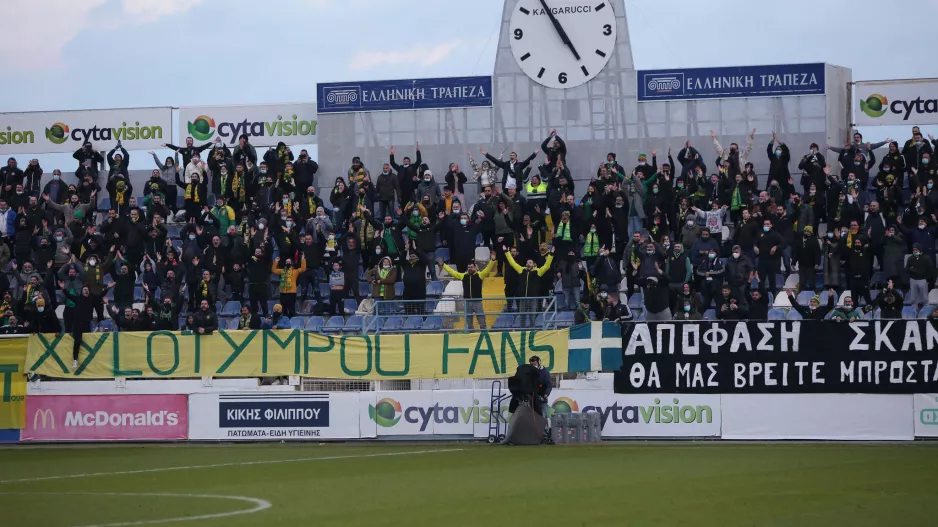 (ΒΙΝΤΕΟ) Οργανωτής... στο τερέν πριν την έναρξη