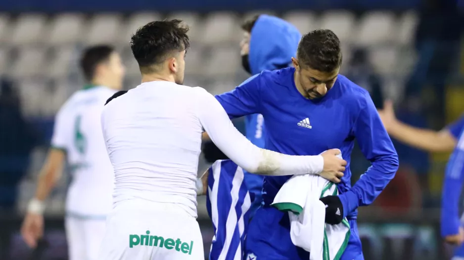 Φανέλα Ομόνοιας και... φανέλα Ανόρθωσης