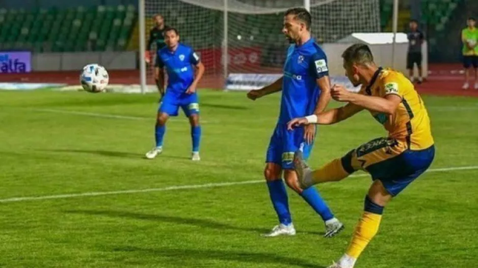 Άντονι (23/2)