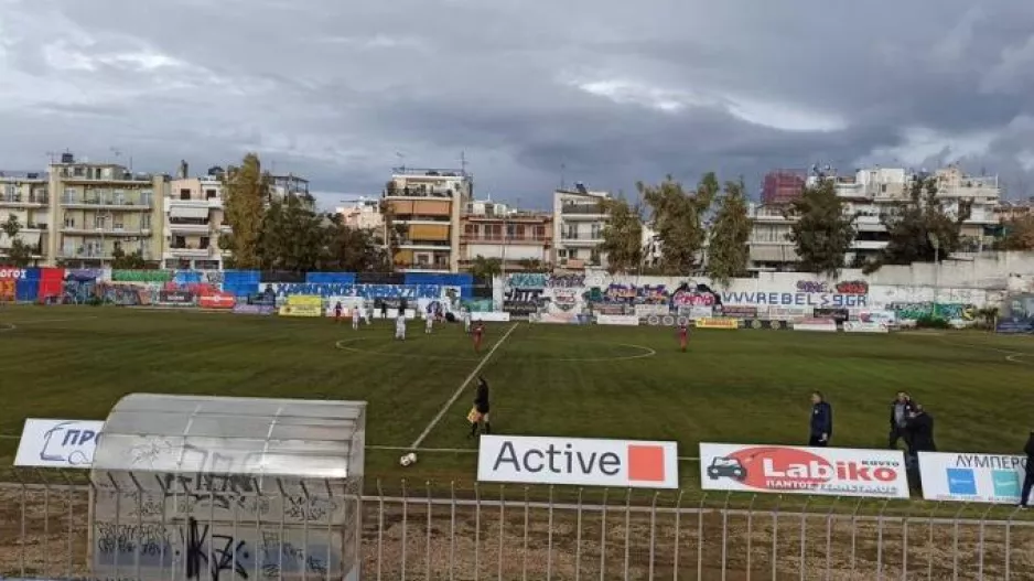 (Ελλάδα) Κατέρρευσε ποδοσφαιριστής, στο νοσοκομείο εσπευσμένα 