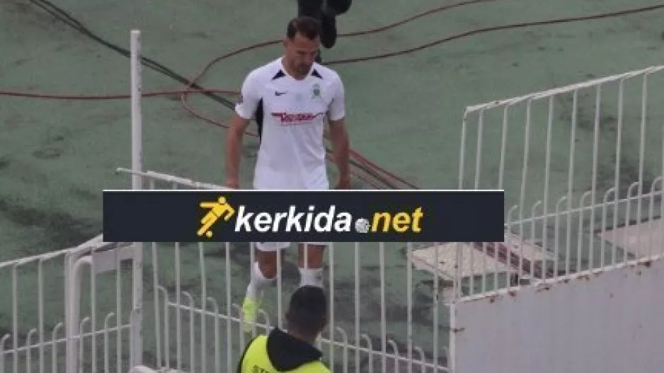 Αποβολή στο 60' για Σαντίκ
