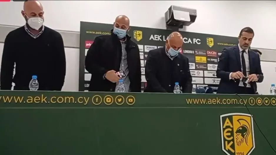 ΑΠΑΝΤΗΣΗ;