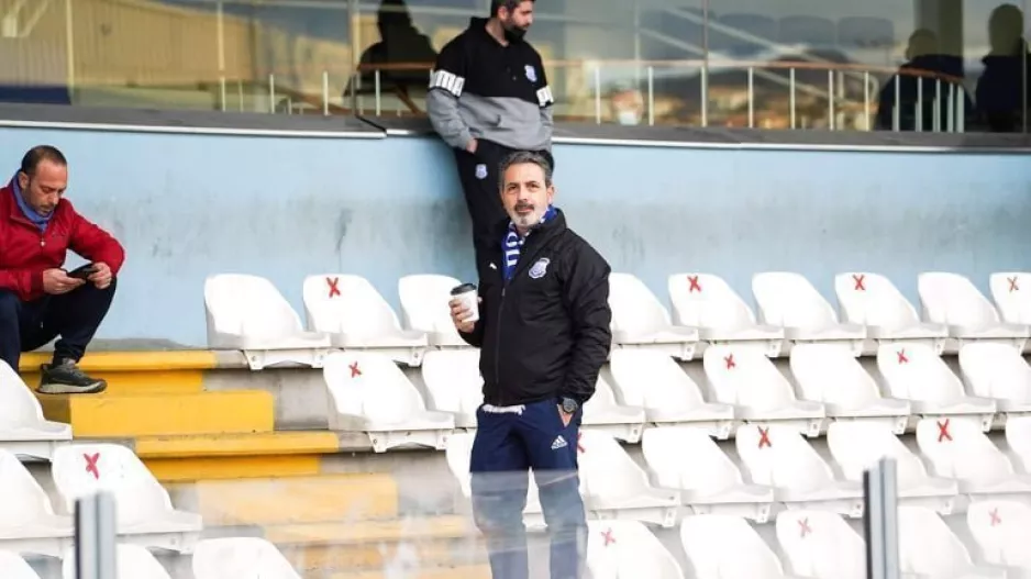 Ψηλά το κεφάλι...