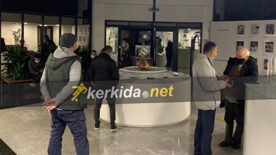 ΚΟΑ-ΑΝΑΜΟΝΗ/Συζήτηση εντός της αίθουσας