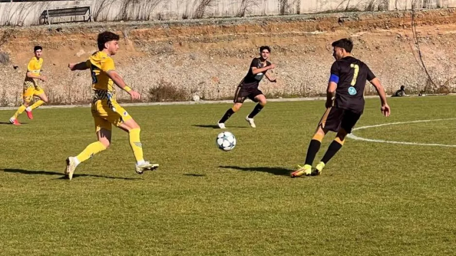 Νέοι/ Μόνη στην κορυφή η Ομόνοια , ΑΠΟΕΛ - ΑΕΛ 1-5