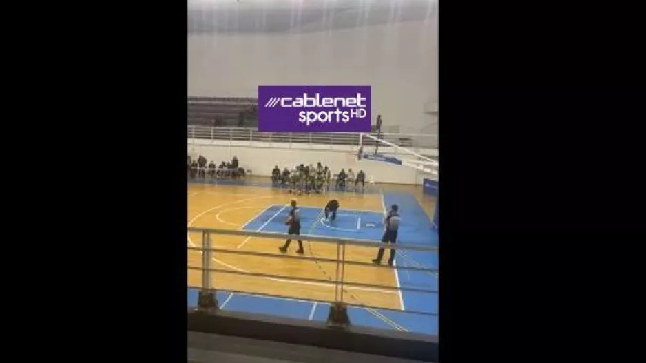 Ομόνοια-AEK: "Κόλλησε" η κόρνα και "κούφανε" τους πάντες! (βίντεο)