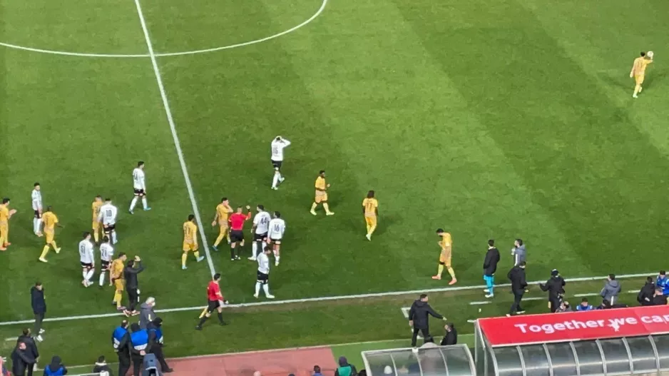 Onfield review και πέναλτι για το ΑΠΟΕΛ