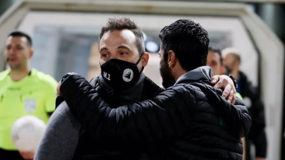 Αγκαλιά/Κυριάκος και Μάκης